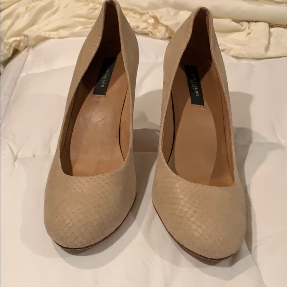 Shoes - Picture 2 of 3